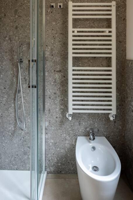 בולוניה Apartment Isaia - 10 Minutes From Piazza Maggiore מראה חיצוני תמונה